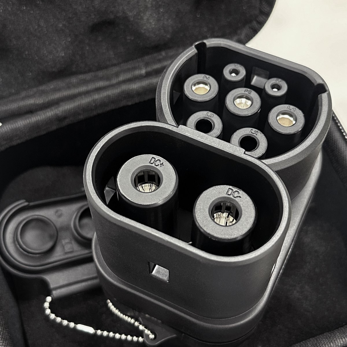 【台灣 菲爾雷】CCS1轉CCS2 特斯拉轉接頭 AC+DC交直流轉換頭 Type1轉Type2